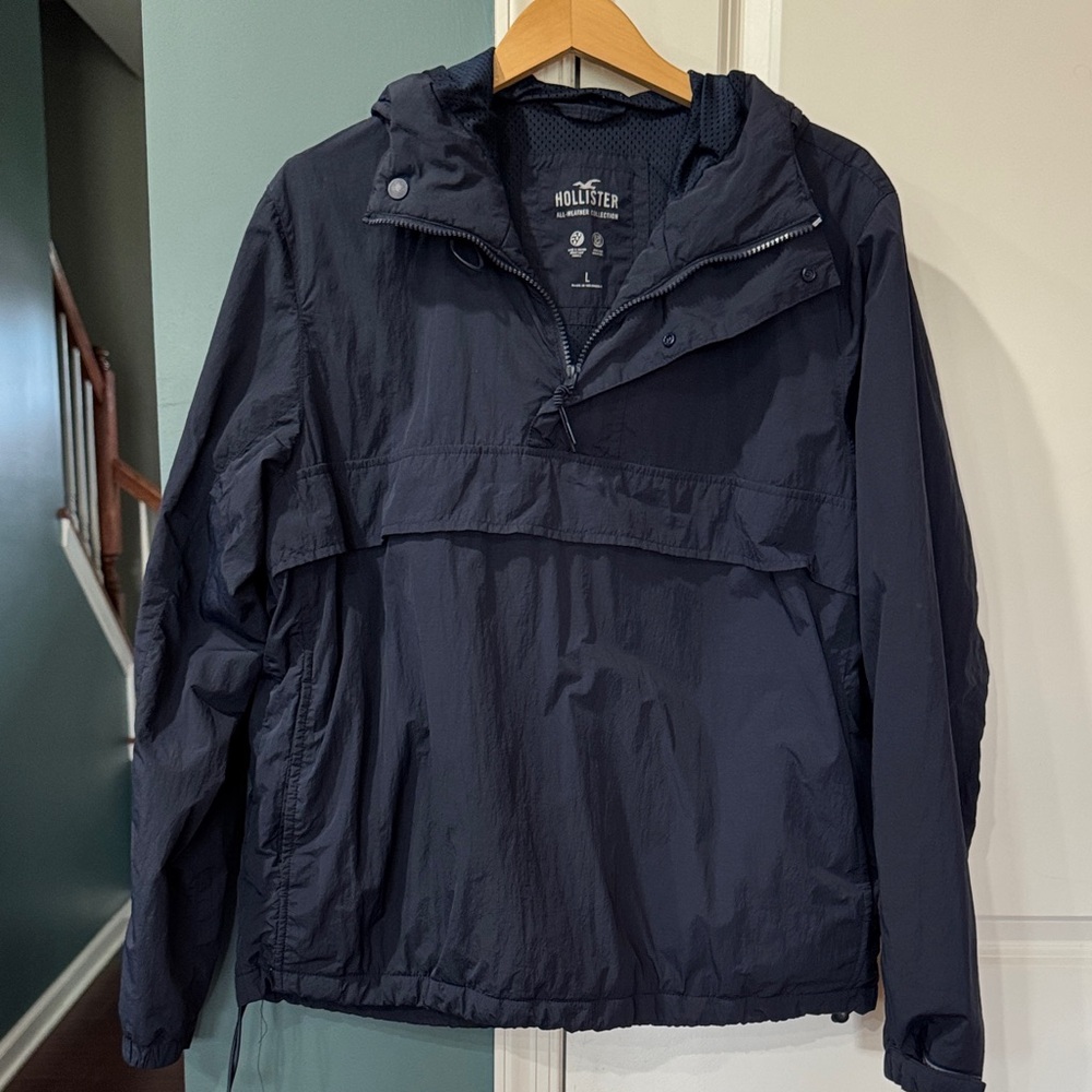 Hollister Men's Navy Hooded Windbreaker